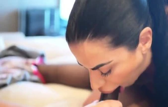 زوجة الجيران الشرموطة ذات الثدي الكبير تتناك خيانة زوجية ساخنة في فمها وكسها